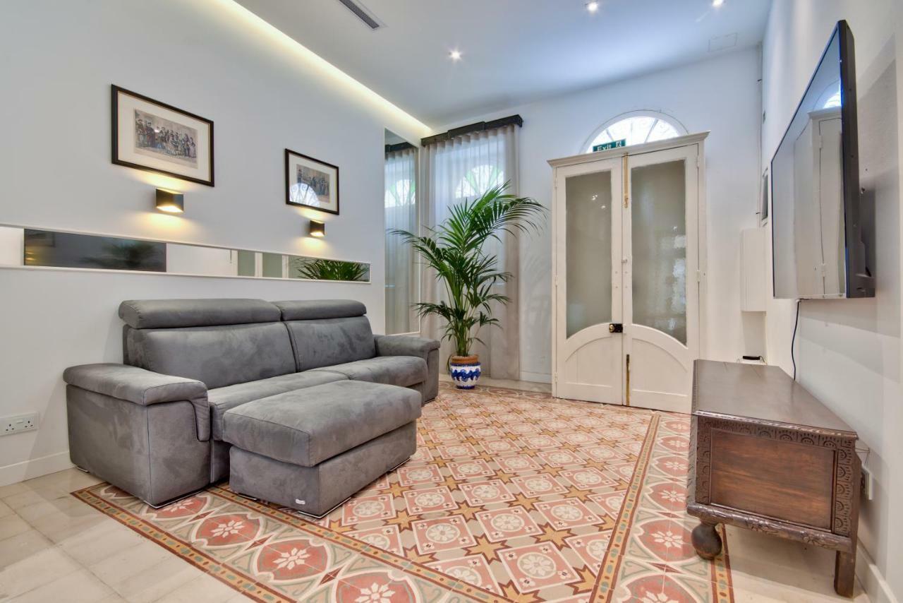 Vacation Townhouse Villa Sliema Bagian luar foto